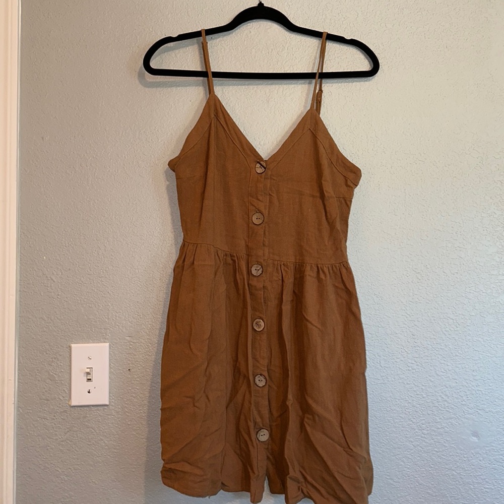 worn once, doesn’t fit me right.